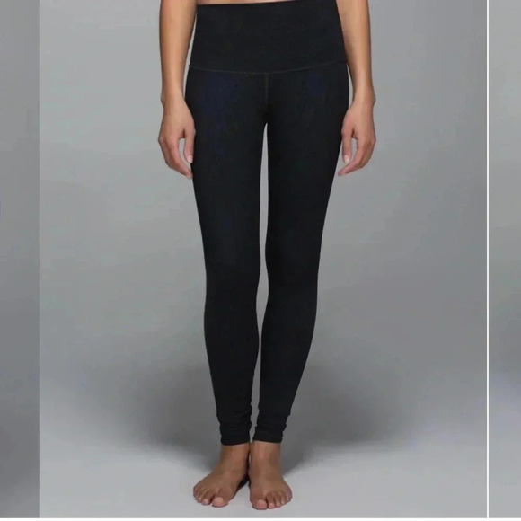 Lululemon wunder under roll down pants 26” - Picture 2 of 10